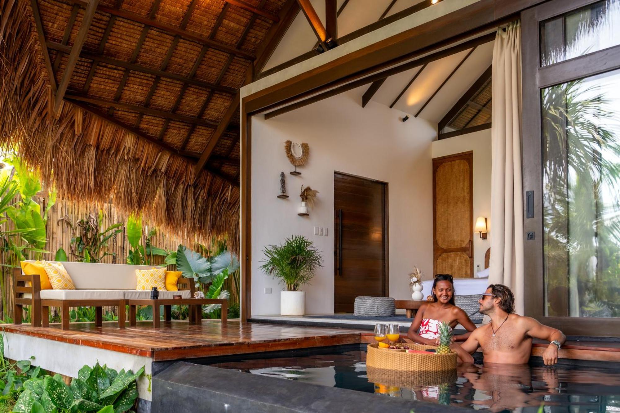 Private Villa With Pool - Kalani River Villas General Luna  Eksteriør bilde